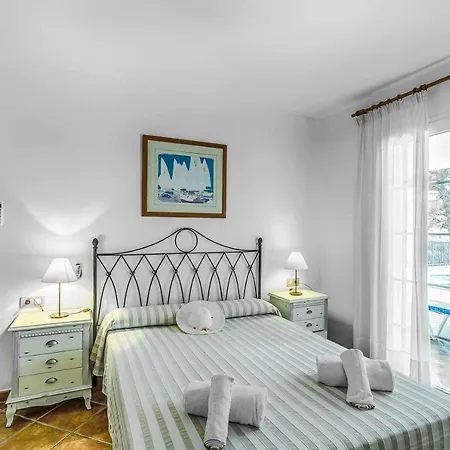 Agua Marina Бинибека